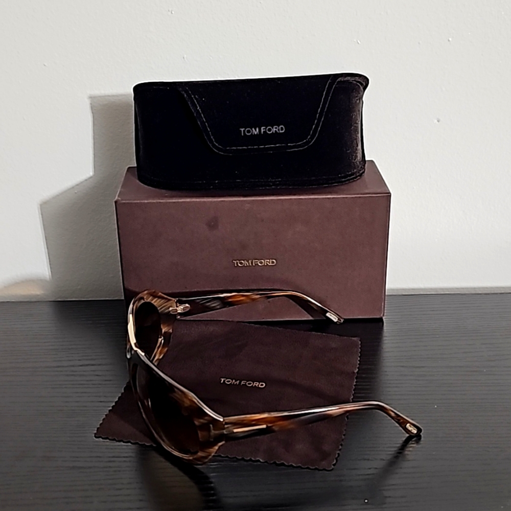 TOM FORD UNISEX CAMILLA SUNGLASSES